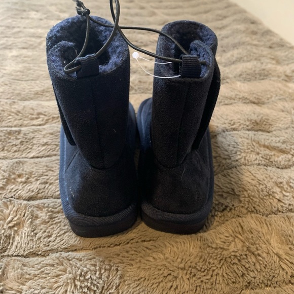Baby boy blue Ugg's size 3-4 brand new $10 - Picture 5 of 5